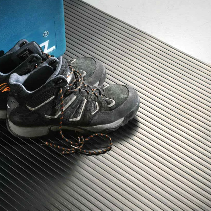 Thảm cao su có gân rộng